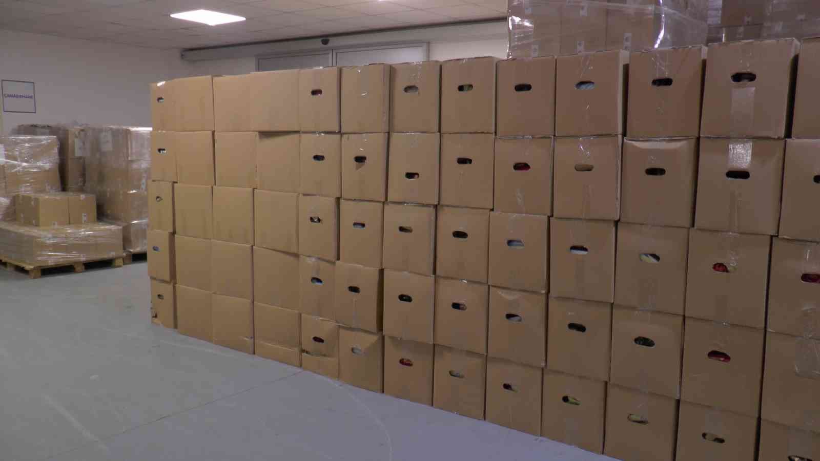 Tuzla’da evden eve iyilik, komşudan komşuya dayanışma hareketi başladı Tuzla Belediyesi’nin Gönül Elleri Çarşısı, Ramazan Ayı’nda komşuları için harekete geçiyor. Evden Eve İyilik, komşudan komşuya dayanışma ...