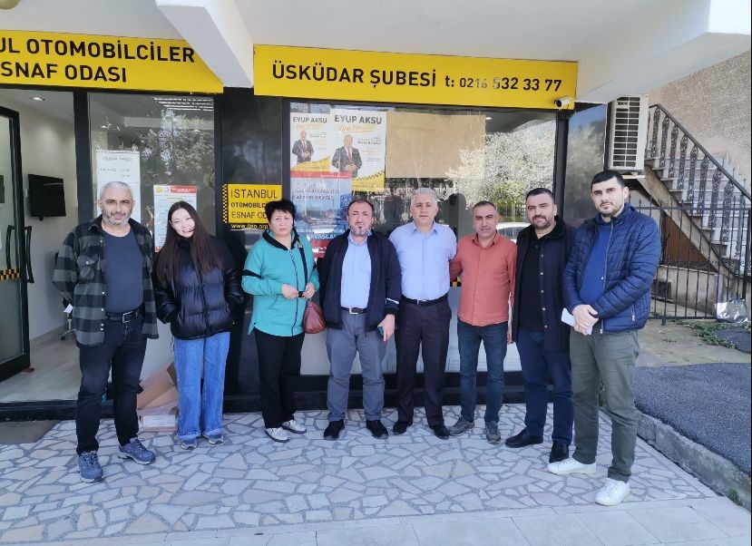 Üsküdar’da taksi şoförü, aracında unutulan 14 bin doları sahibine teslim etti Üsküdar’da bir taksici, taşıdığı yabancı uyruklu 2 müşterinin araç içerisinde unuttuğu 14 bin doları sahiplerine teslim etti. Geçtiğimiz günlerde ...
