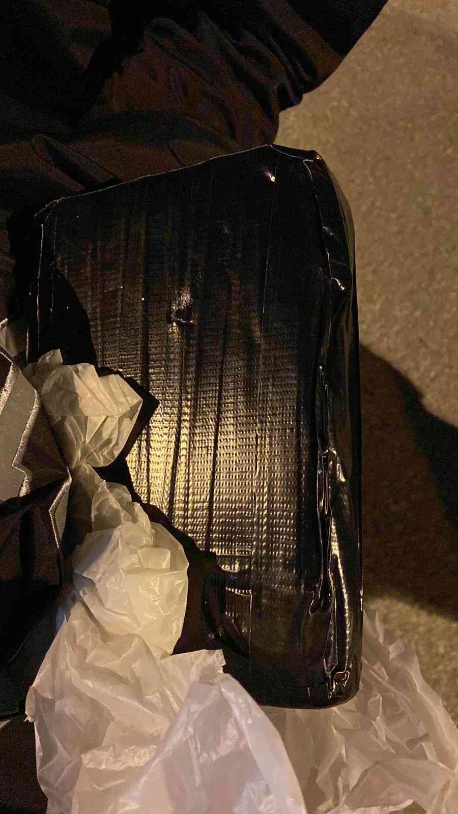 Uyuşturucu taşıyan tıra şok baskın Edirne’de polis ekipleri tarafından otoban gişelerde durdurulan tırın dorsesinde 1 kilogram kokain ve 31 gram kenevir tohumu ele geçirildi ...