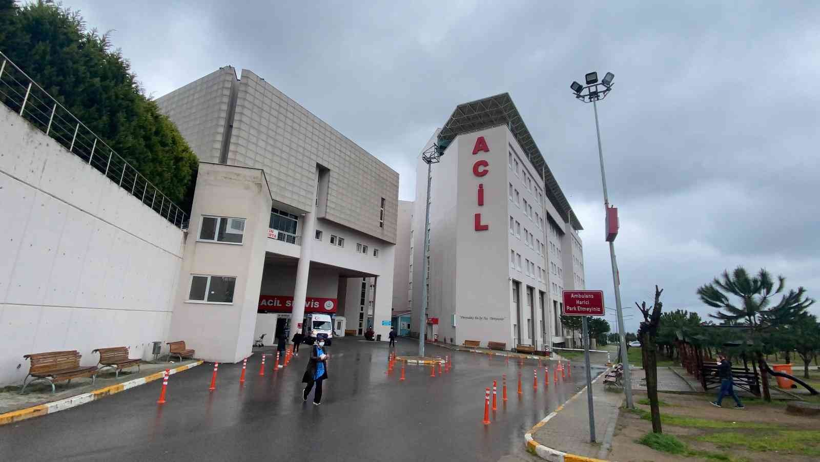 Üzerine kimyasal madde dökülen şahıs ağır yaralandı Kocaeli’nin Dilovası ilçesinde bulunan kimyasal madde depolama tesisinde çalışan işçi, üzerine fenol maddesi dökülmesiyle birlikte ağır yaralandı ...