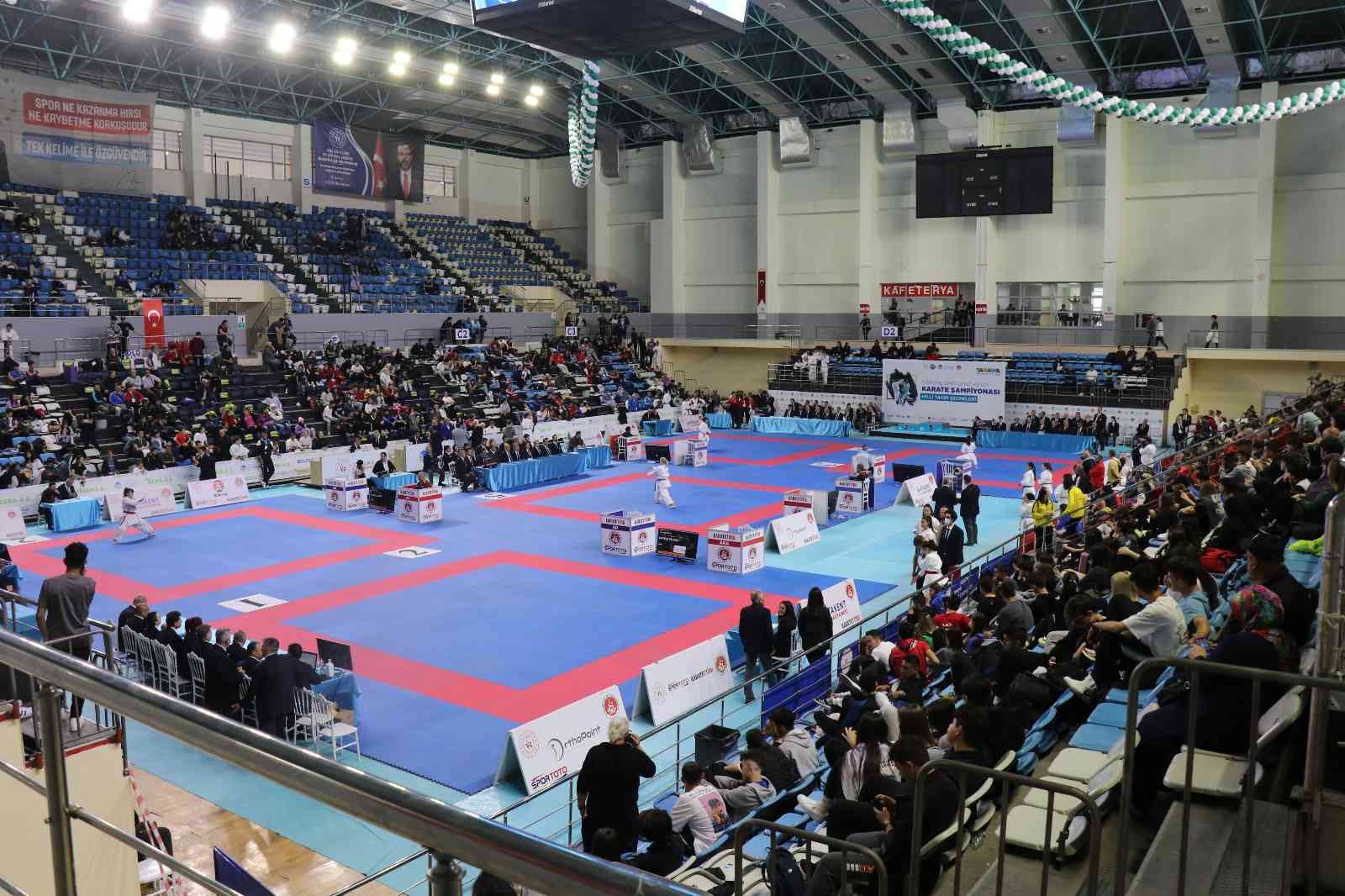 Türkiye Karate Federasyonu tarafından Sakarya’da düzenlenen Türkiye Ümit, Genç ve 21 Yaş Altı Karate Şampiyonası ve milli takım seçmeleri ...