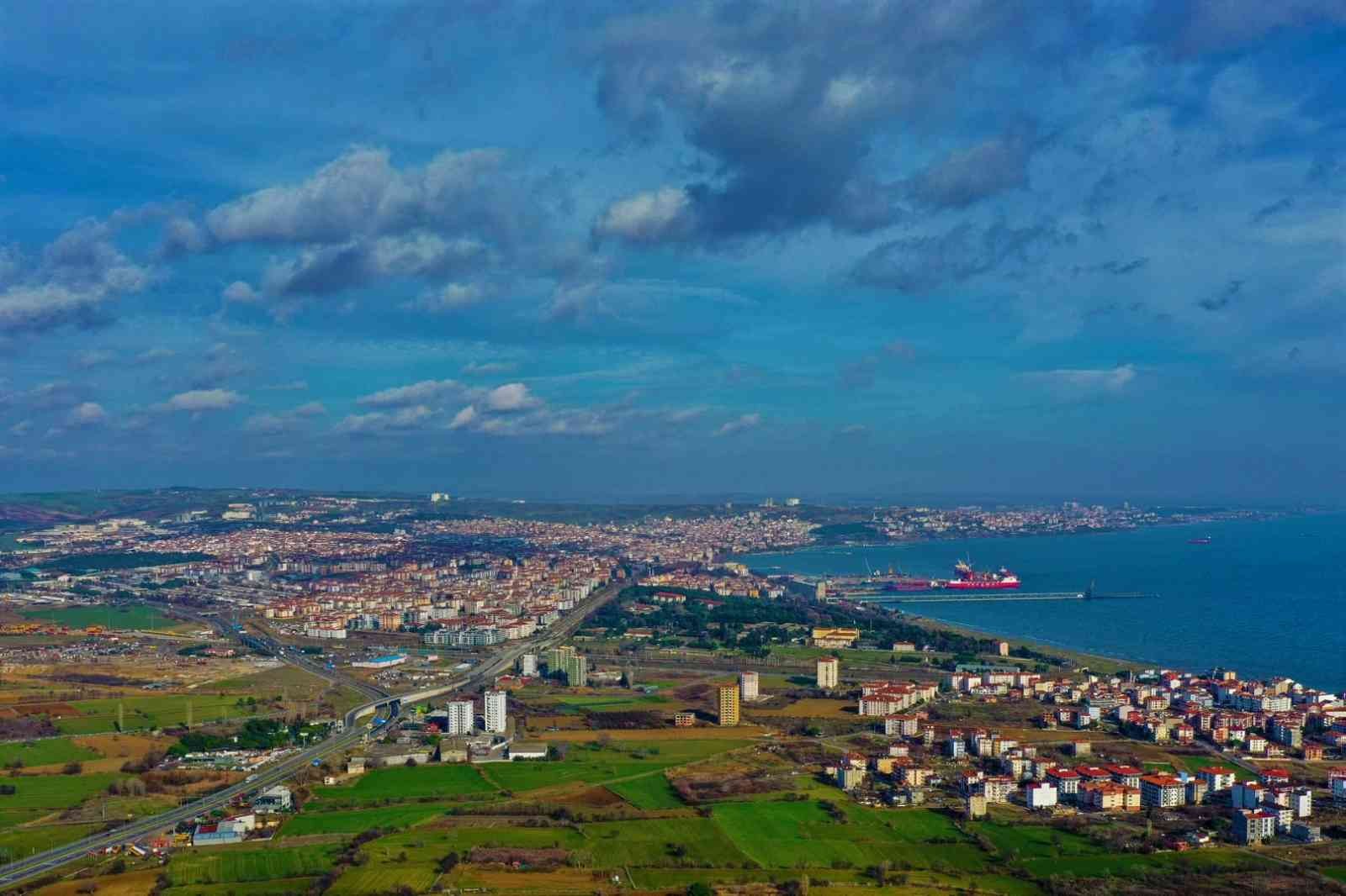 Tekirdağ’da Süleymanpaşa Belediyesi tarafından bu yıl 56’ncısı düzenlenecek olan Uluslararası Tekirdağ Kiraz Festivali, 9 Haziran’da başlıyor ...