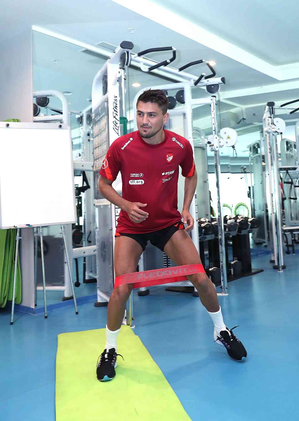 A Milli Futbol Takımı, sabah çalışmasıyla hazırlıklarını sürdürdü UEFA Uluslar Ligi’nde Faroe Adaları, Litvanya ve Lüksemburg ile oynayacağı karşılaşmalar için İstanbul’da kampta bulunan A Milli Futbol Takımı ...