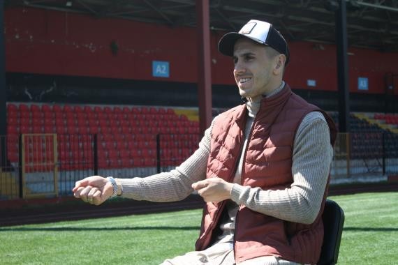 Fatih Karagümrük’ün golcü oyuncusu Aleksandar Pesic, Tam Saha dergisine verdiği röportajda futbola ve hayatına dair samimi açıklamalarda bulundu ...