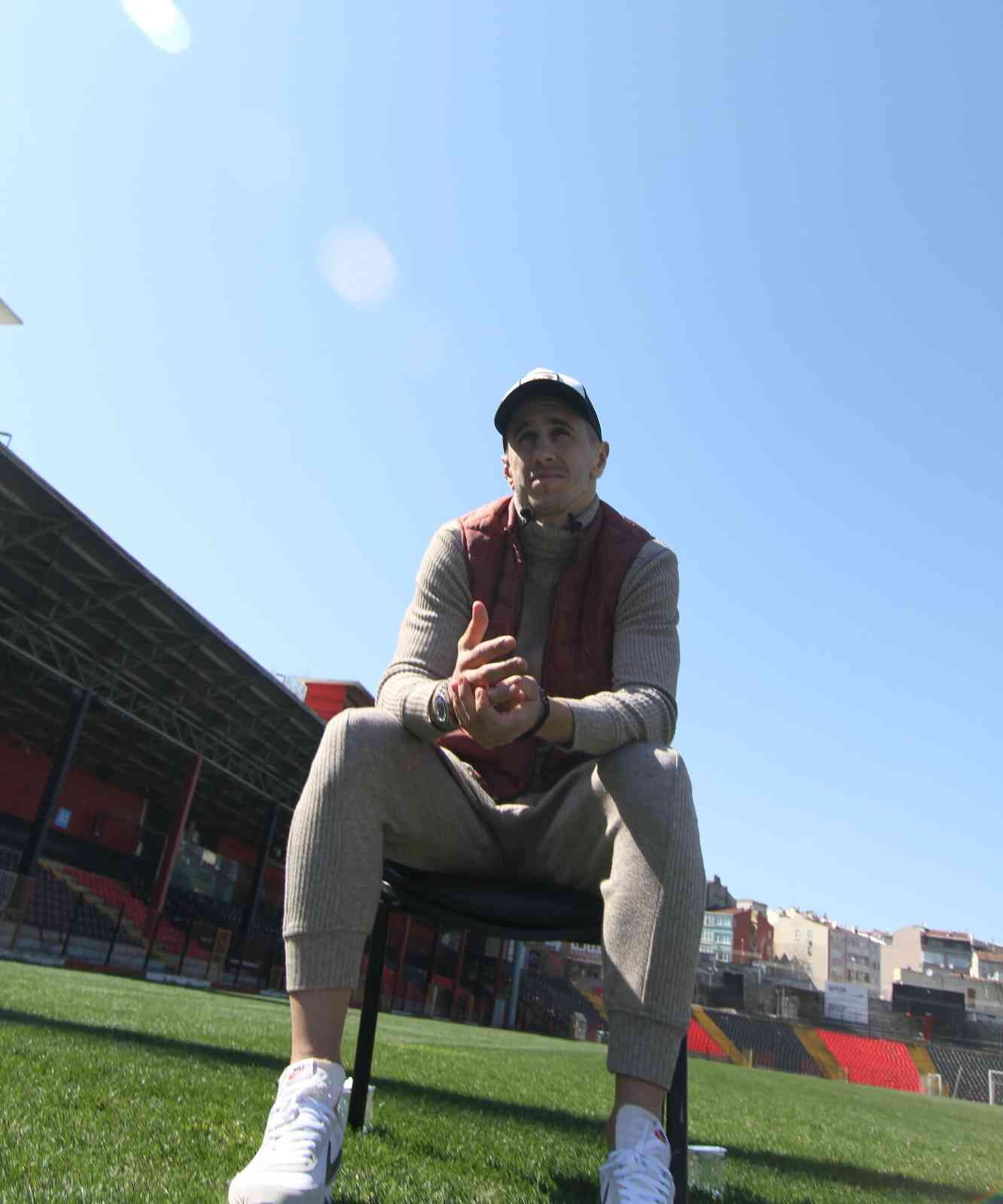 Fatih Karagümrük’ün golcü oyuncusu Aleksandar Pesic, Tam Saha dergisine verdiği röportajda futbola ve hayatına dair samimi açıklamalarda bulundu ...