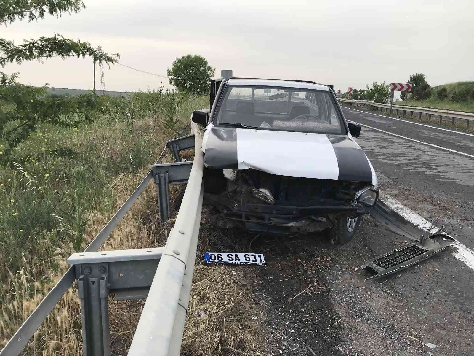 Alkollü sürücü kaza yaptı: 2 yaralı Tekirdağ’ın Muratlı ilçesinde alkollü sürücü virajı alamayarak bariyerlere çarptı. Kazada iki kişi yaralandı. Olay, Muratlı-Tekirdağ karayolu ...