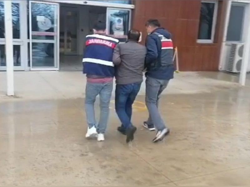 Balıkesir merkezli FETÖ operasyonu: 31 gözaltı Balıkesir merkezli 16 ilde, Fetullahçı Terör Örgütü’ne (FETÖ/PDY) yönelik operasyonda 31 şüpheli yakalandı. Balıkesir Cumhuriyet Başsavcılığınca ...