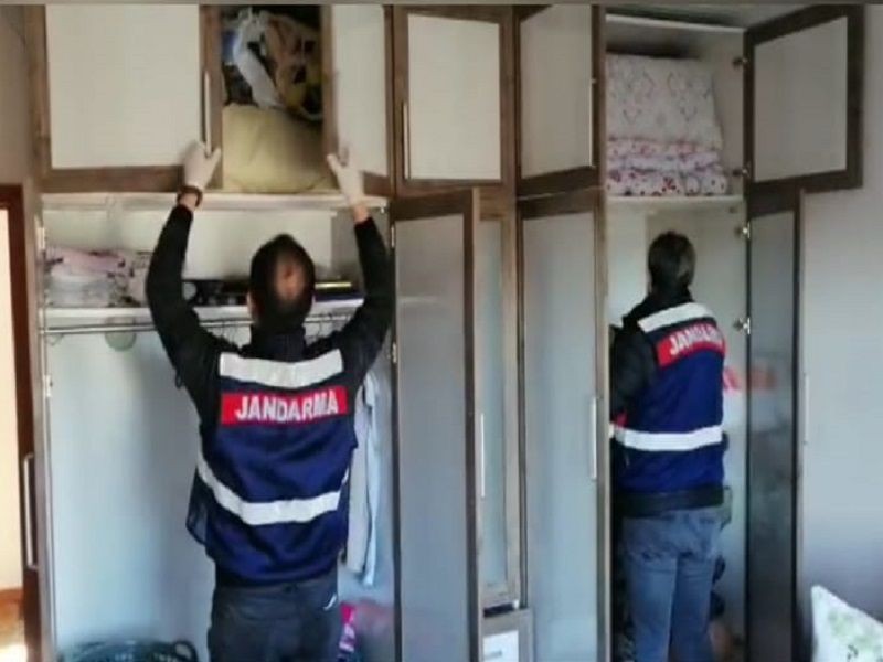 Balıkesir merkezli FETÖ operasyonu: 31 gözaltı Balıkesir merkezli 16 ilde, Fetullahçı Terör Örgütü’ne (FETÖ/PDY) yönelik operasyonda 31 şüpheli yakalandı. Balıkesir Cumhuriyet Başsavcılığınca ...