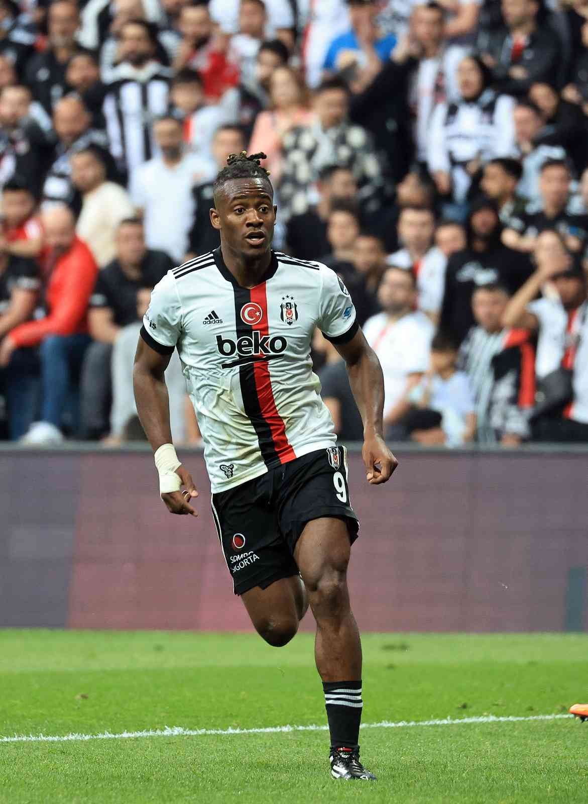 Beşiktaş’ta Batshuayi ve Pjanic’le devam edilmeyecek Önümüzdeki sezonun planlamasını yapmaya başlayan Beşiktaş’ta, kiralık olan Batshuayi ve Pjanic’le yola devam edilmeyecek. Can Bozdoğan’ın ise ...