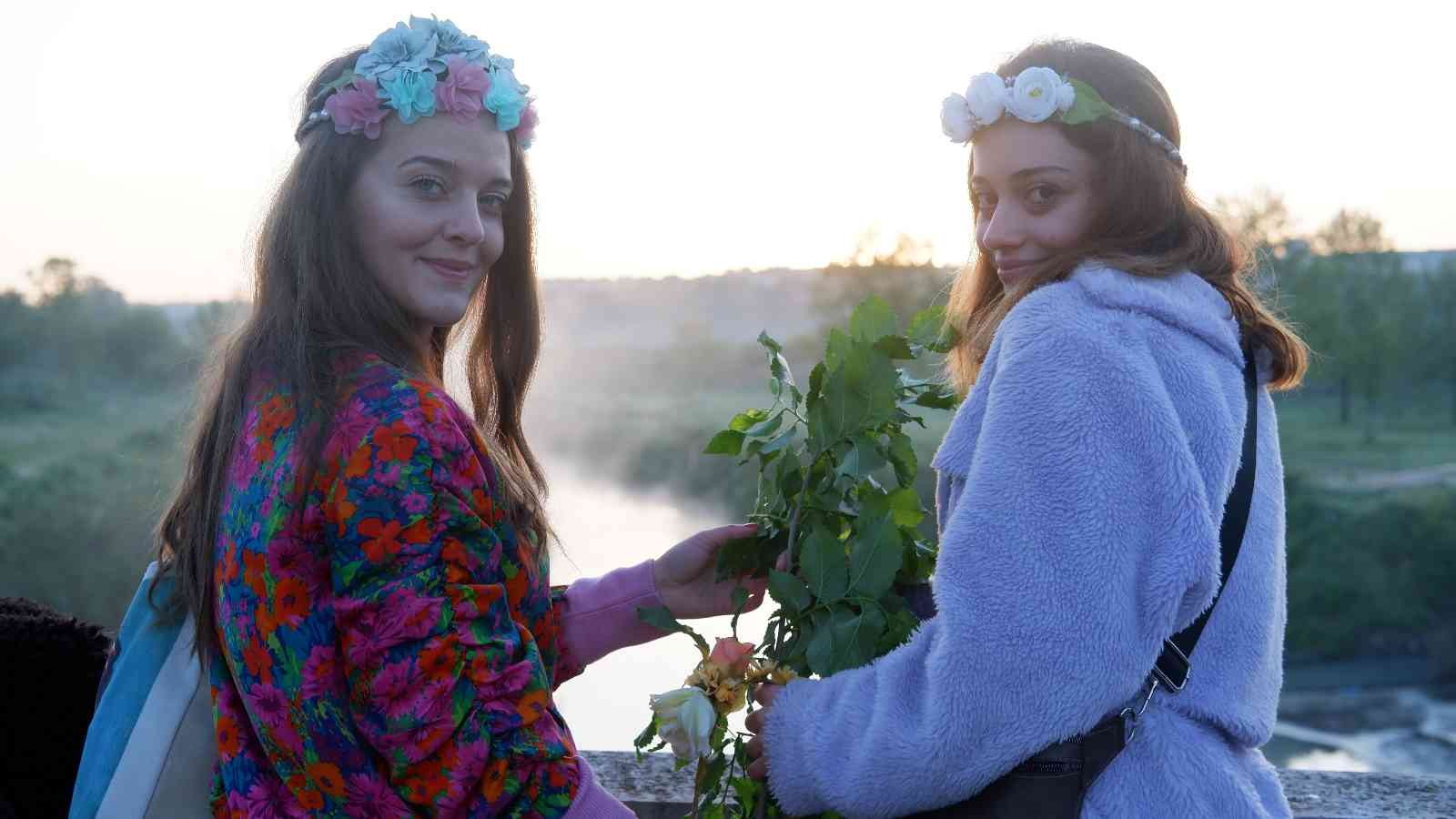 Binlerce kişi Kakava Hıdırellez Şenliğine gece saat 04.00’te akın etti, gün ağarıncaya kadar eğlendi Edirne’de dün başlayan Kakava Hıdırellez şenlikleri gün ağarıncaya kadar aralıksız devam etti. Eğlencenin tavan yaptığı şenlikte, tutulan ...