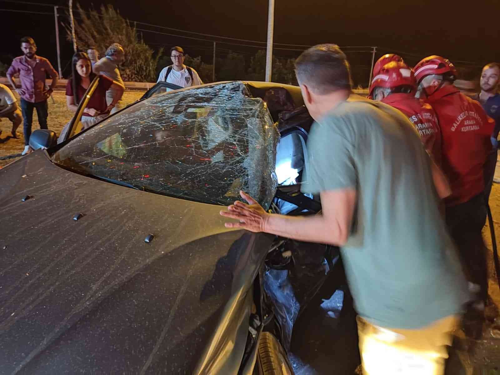 Balıkesir’in Burhaniye ilçesinde meydana gelen kazada, biri hafif 3 kişi yaralandı. Edinilen bilgiye göre, kaza, Geriş Mahallesi İzmir-Çanakkale ...