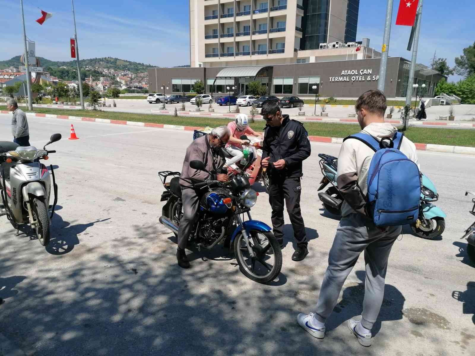 Çan’da motosiklet uygulaması gerçekleştirildi Çanakkale’nin Çan ilçesinde motosiklet uygulaması gerçekleştirildi. Çan İlçe Emniyet Müdürlüğüne bağlı asayiş ve trafik ekiplerinin Avcılar ...