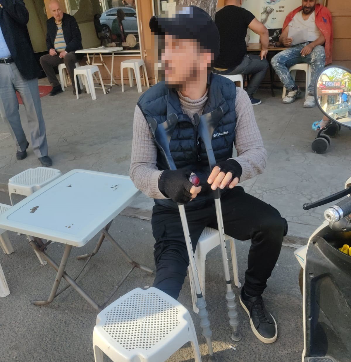 Cezaevinden izinli çıkan şahıs dilencilik yaparken yakalandı Tekirdağ’ın Muratlı ilçesinde semt pazarından kaynaklı kalabalığı fırsat bilen dilenciler, insan yoğunluğunun en çok yaşandığı bölgelerde zabıta ...