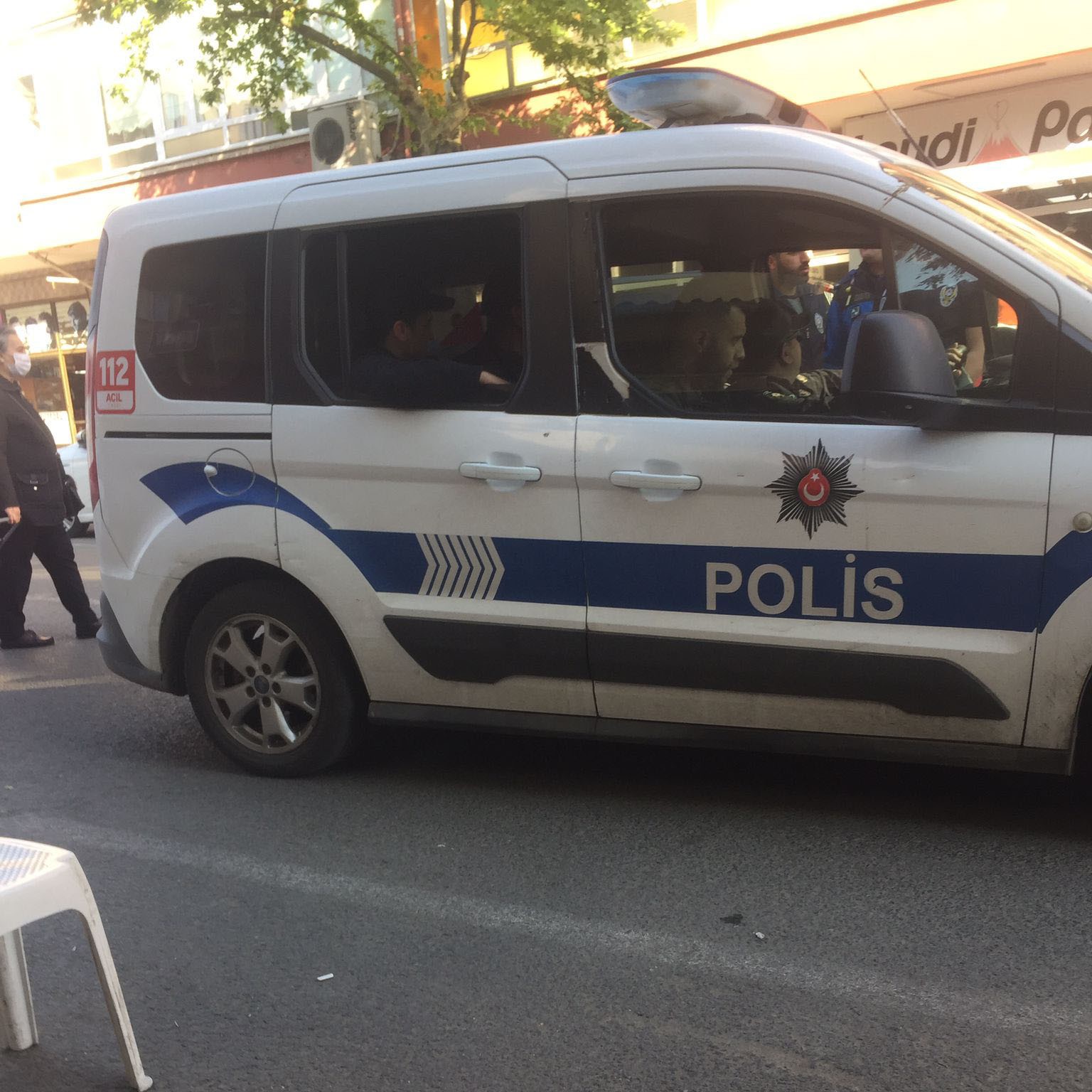 Cezaevinden izinli çıkan şahıs dilencilik yaparken yakalandı Tekirdağ’ın Muratlı ilçesinde semt pazarından kaynaklı kalabalığı fırsat bilen dilenciler, insan yoğunluğunun en çok yaşandığı bölgelerde zabıta ...