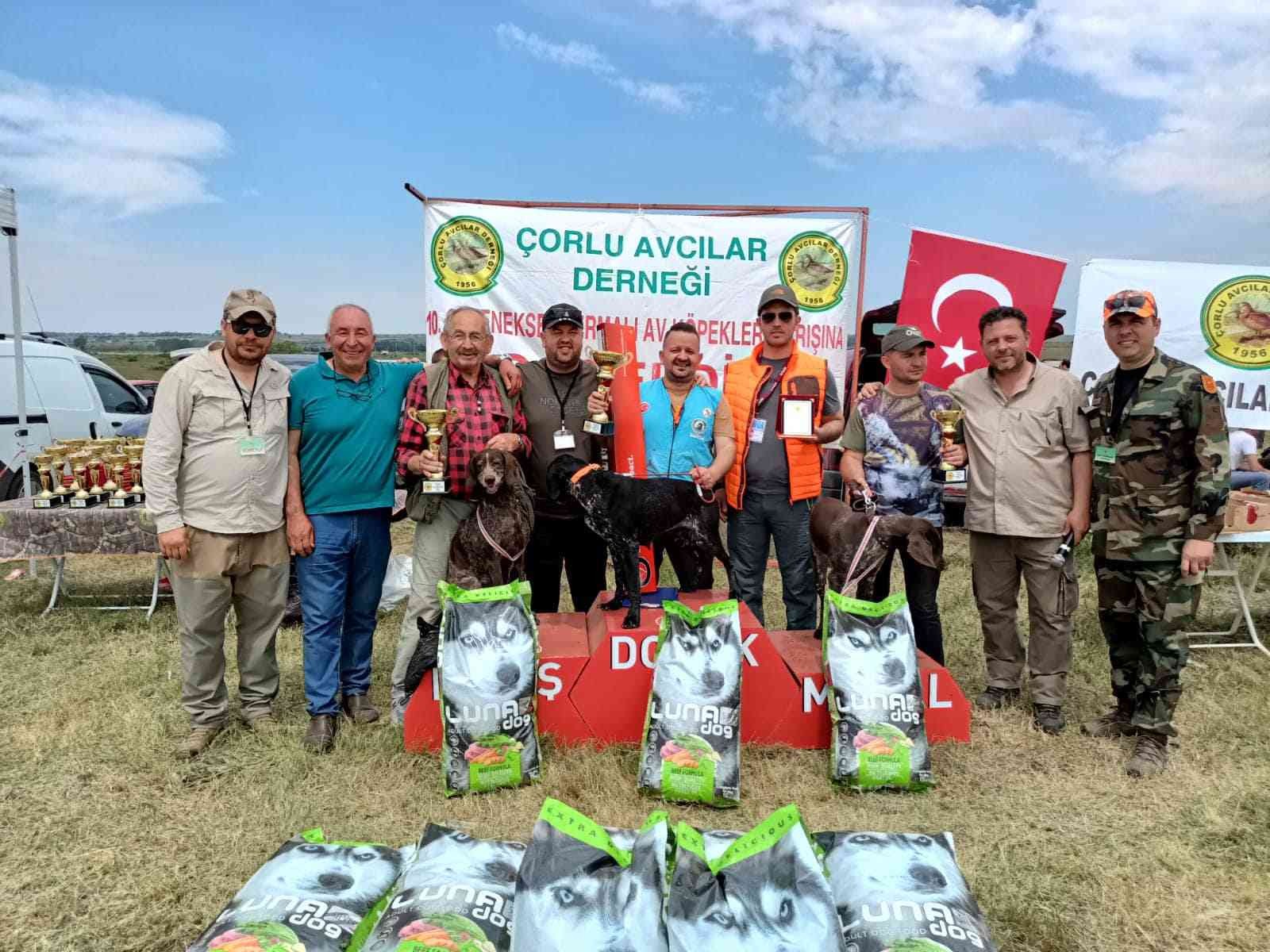 Tekirdağ’ın Çorlu ilçesinde bu yıl 10.’su düzenlenen ve köpek ırklarının boy gösterdiği Fermalı Irklar Mera Yarışması gerçekleştirildi. Çorlu ...