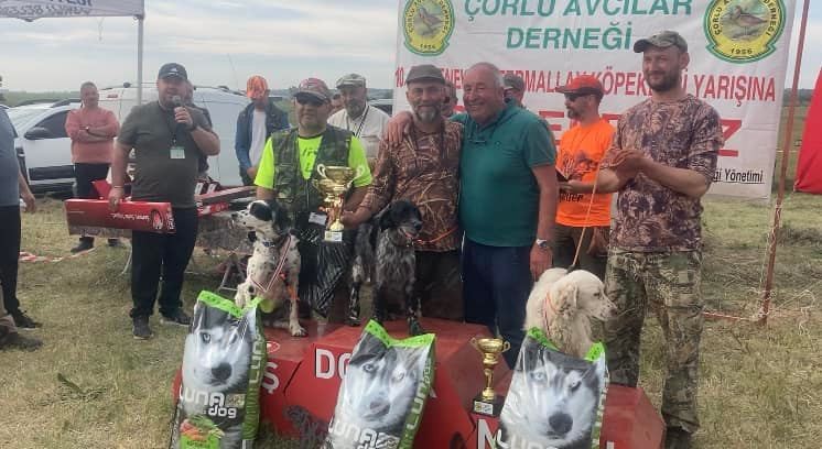 Tekirdağ’ın Çorlu ilçesinde bu yıl 10.’su düzenlenen ve köpek ırklarının boy gösterdiği Fermalı Irklar Mera Yarışması gerçekleştirildi. Çorlu ...