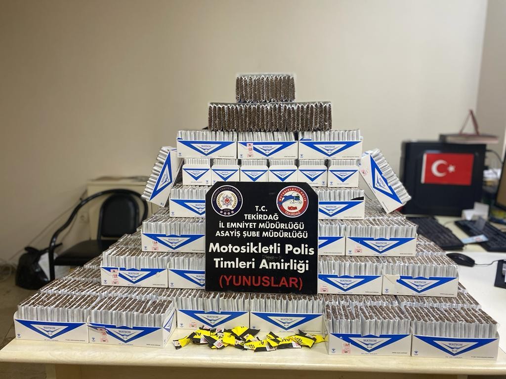 Çorlu’da Yunuslar suçlulara göz açtırmıyor Tekirdağ’ın Çorlu ilçesinde görev yapan ve Yunuslar olarak anılan motosikletli polis timleri suçlulara göz açtırmıyor. Tekirdağ İl Emniyet ...