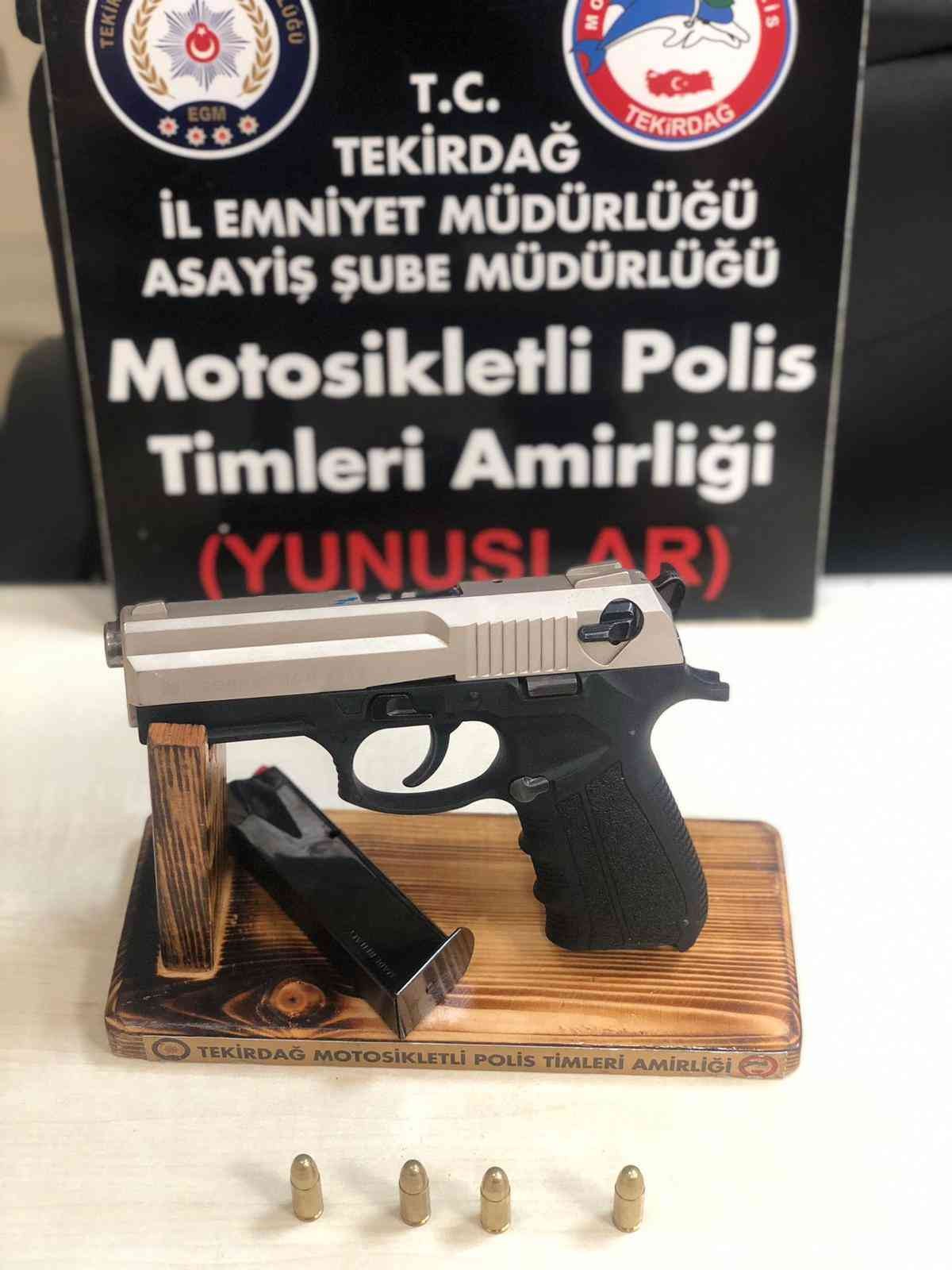 Çorlu’da Yunuslar suçlulara göz açtırmıyor Tekirdağ’ın Çorlu ilçesinde görev yapan ve Yunuslar olarak anılan motosikletli polis timleri suçlulara göz açtırmıyor. Tekirdağ İl Emniyet ...