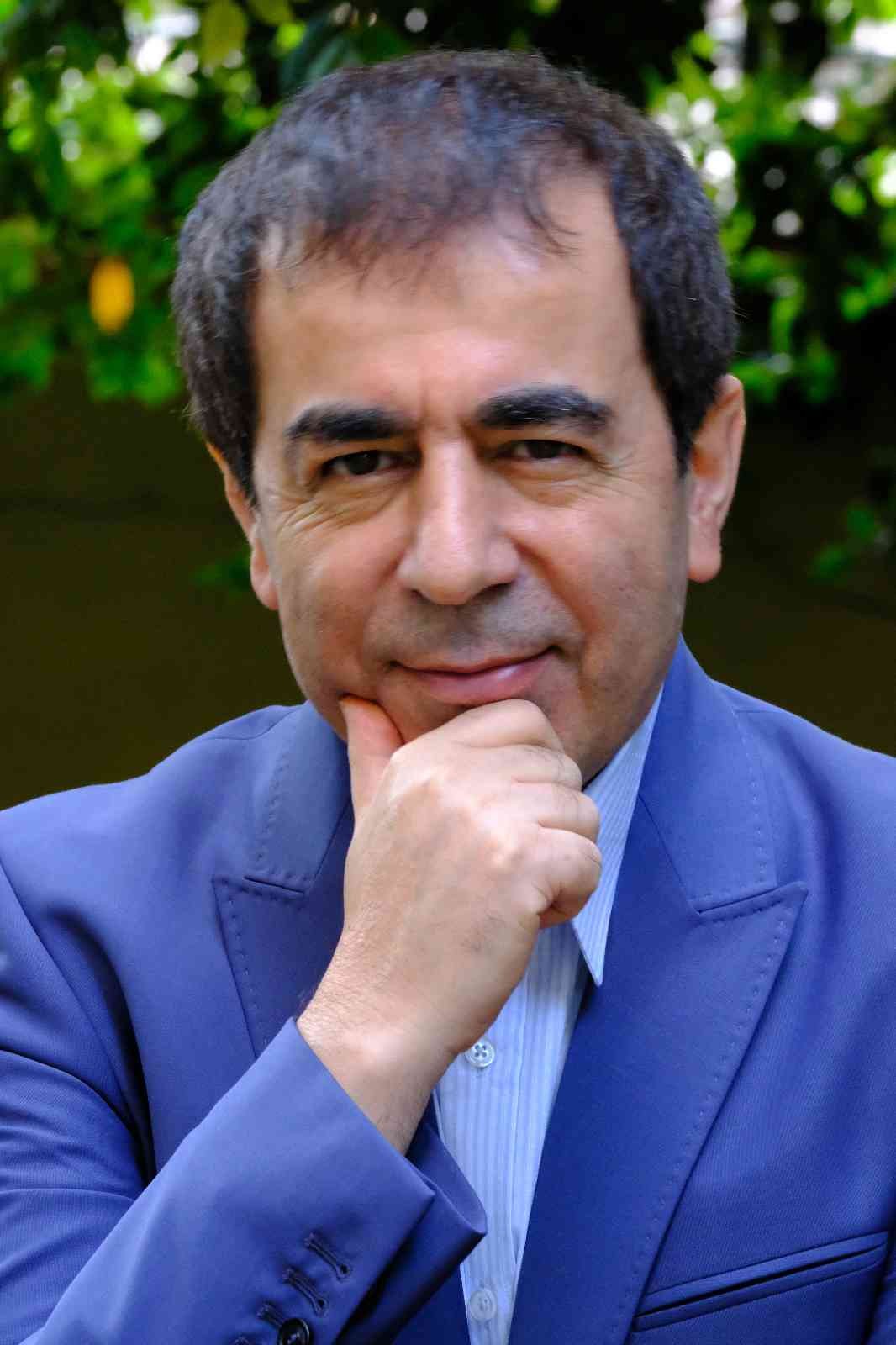 Nörolog Dr. Mehmet Yavuz’un yeni kitabı ‘Ben Bilmem, Beyin Bilir’, tüm kitapçılarda satışa sunuldu. Dr. Yavuz, bu kitabında nörobilimi, merak ...