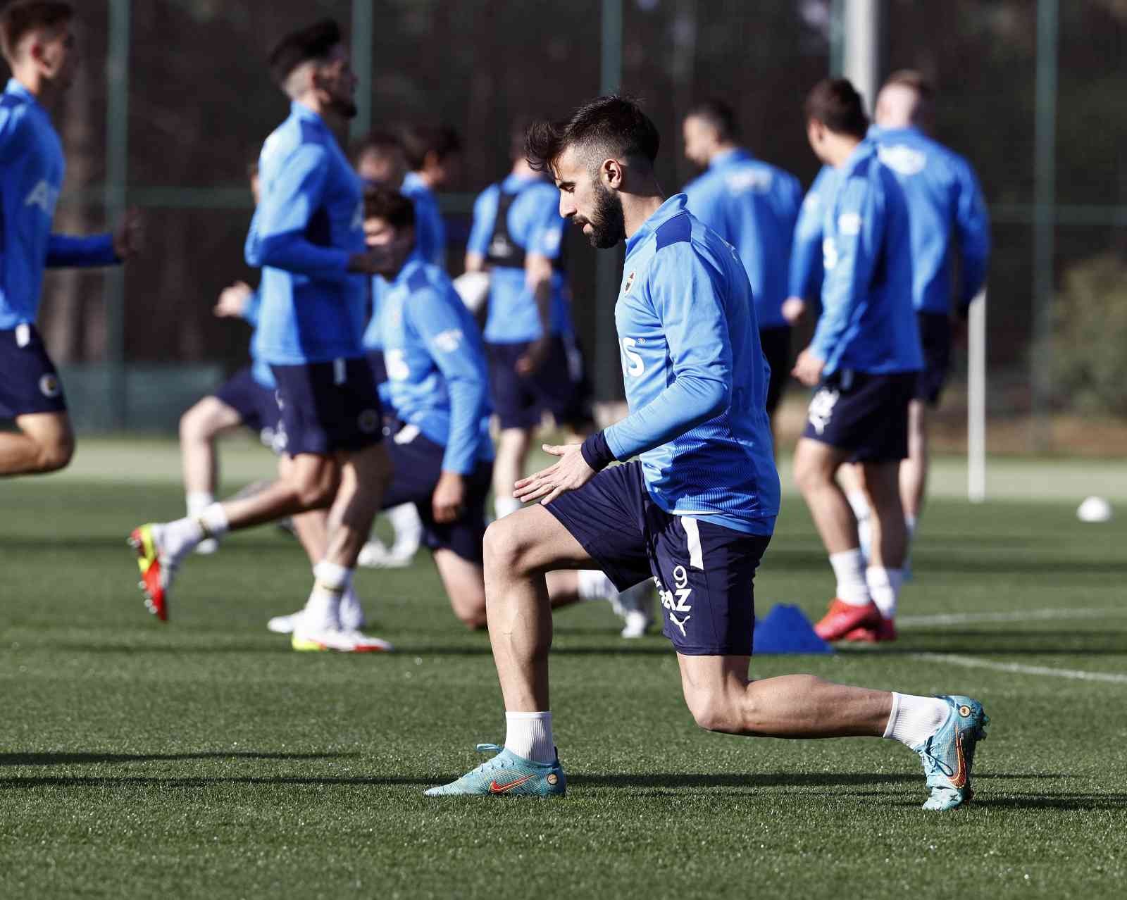 Fenerbahçe, Spor Toto Süper Lig’in son haftasında Yeni Malatyaspor ile deplasmanda oynayacağı maçın hazırlıklarını sürdürürken, 19 Mayıs Atatürk ...