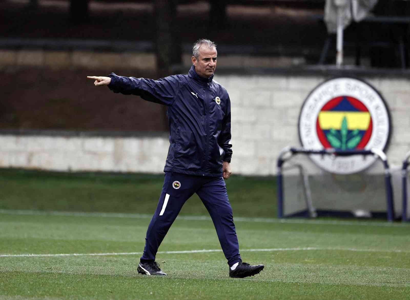 Fenerbahçe, Yeni Malatyaspor maçı hazırlıklarını sürdürdü Fenerbahçe, Spor Toto Süper Lig’in son haftasında cumartesi günü deplasmanda Yeni Malatyaspor ile oynayacağı maçın hazırlıklarını bugün yaptığı ...