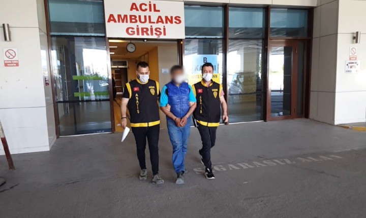 Gazilerin bilgisayarını ve televizyonunu çalan hırsız adliyeye sevk edildi Geçtiğimiz günlerde Türkiye Muharip Gaziler Derneği Edirne Şubesi’nden bilgisayar, televizyon ve arşivleri çalan ve başka bir adreste hırsızlık ...