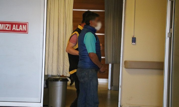 Gazilerin bilgisayarını ve televizyonunu çalan hırsız adliyeye sevk edildi Geçtiğimiz günlerde Türkiye Muharip Gaziler Derneği Edirne Şubesi’nden bilgisayar, televizyon ve arşivleri çalan ve başka bir adreste hırsızlık ...