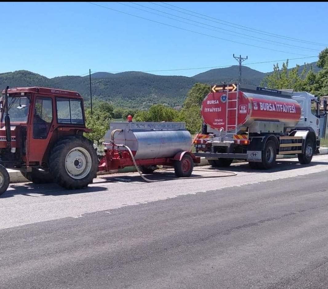 Hırsızlar tarlaları kurak bıraktı Bursa’nın Büyükorhan ilçesinde geçtiğimiz aralık ayında sulama pompalarının elektrik tesisatını çalan hırsızlar, bölgede binlerce dönüm arazinin ...