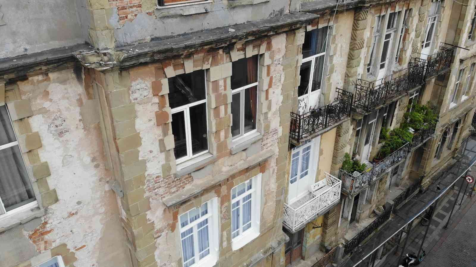 Kadıköy’de bulunan ve İstanbul’un ilk apartmanlarından olan ‘Valpreda Apartmanı’ 113 yıllık tarihiyle zamana adeta meydan okuyor. Etkileyici ...