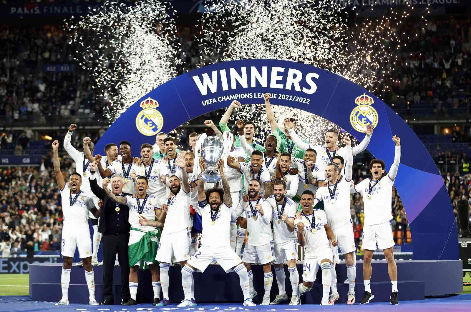 İspanya La Liga şampiyonu Real Madrid, Şampiyonlar Ligi zaferiyle birlikte sezonu 3 kupayla kapadı. Devler Ligi finalindeki rakibi Liverpool ise ...