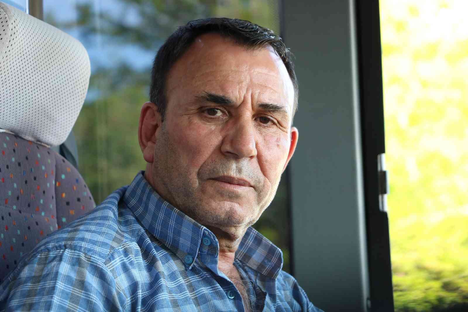 Edirne’de minibüste rahatsızlanan yolcuyu, diğer yolcuları indirmeden kısa sürede sağlık merkezine yetiştiren kahraman şoför Hasan Büyükuçar ...