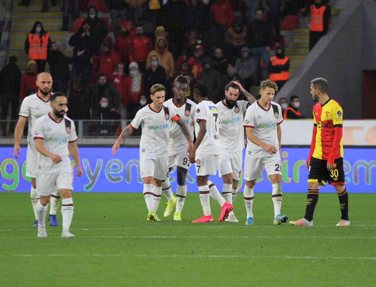Fatih Karagümrük, Süper Lig’in 36. haftasında Göztepe’yi ağırlayacak. Kırmız-siyahlılar, ligde yakaladığı 4 maçlık yenilmezlik serisini devam ...
