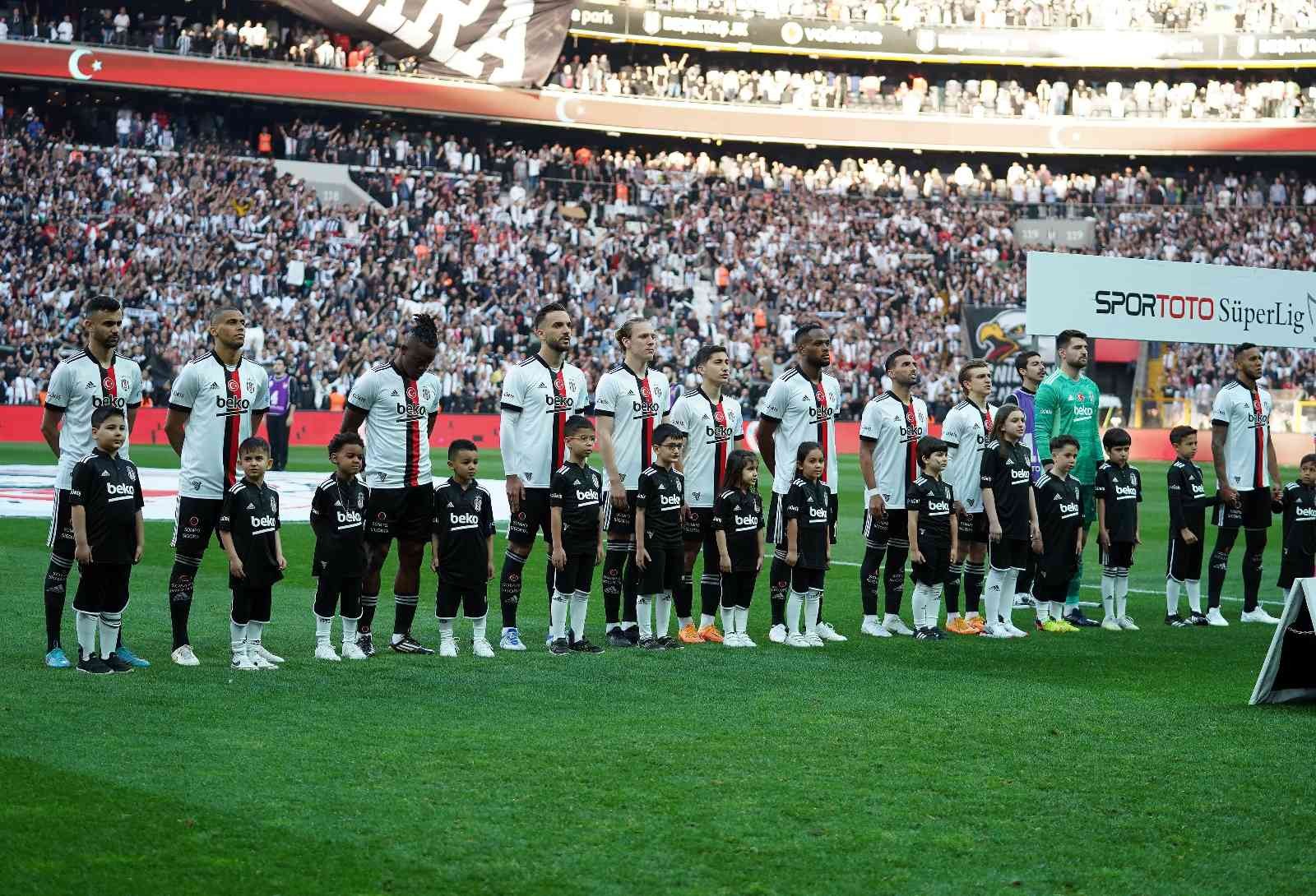 Kartal’da gençlik aşısı tuttu Beşiktaş’ta Emirhan İlkhan başta olmak üzere genç isimlerin Fenerbahçe karşısındaki performansları yüzleri güldürdü. Süper Lig’in 36. haftasında ...