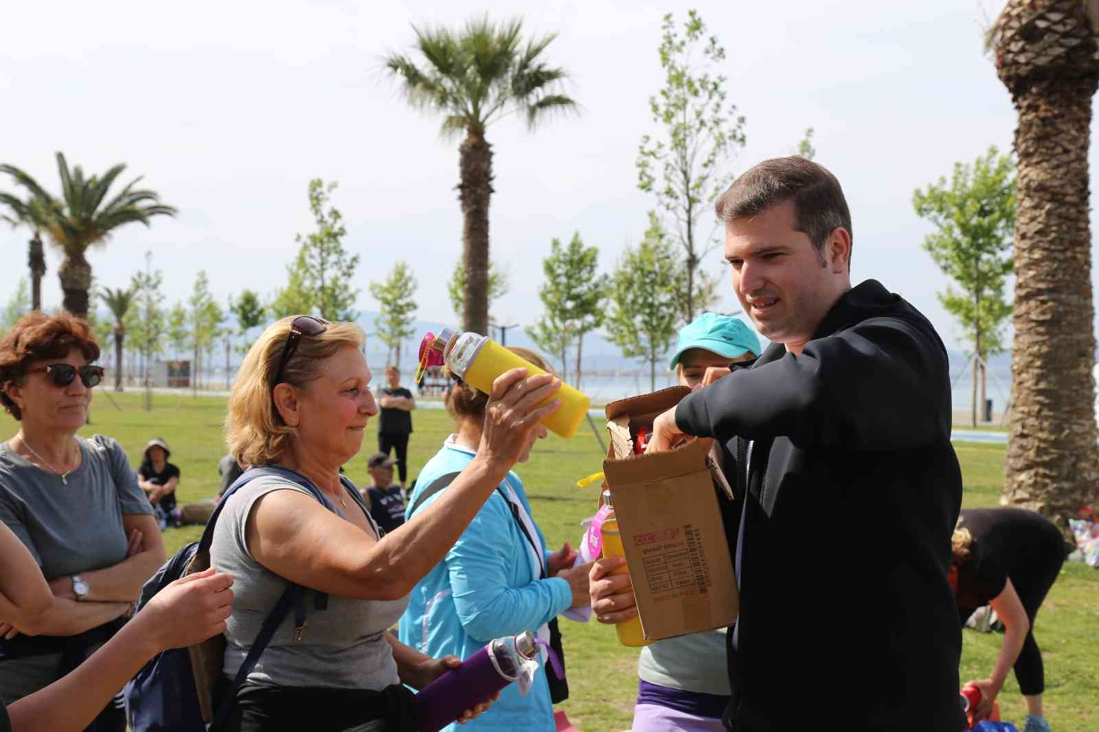 Balıkesir’in Edremit Belediyesi eğitimin ve sporun yanında yer almaya devam ediyor. Edremit Belediyesi tarafından Altınkum, Akçay ve Güre ...
