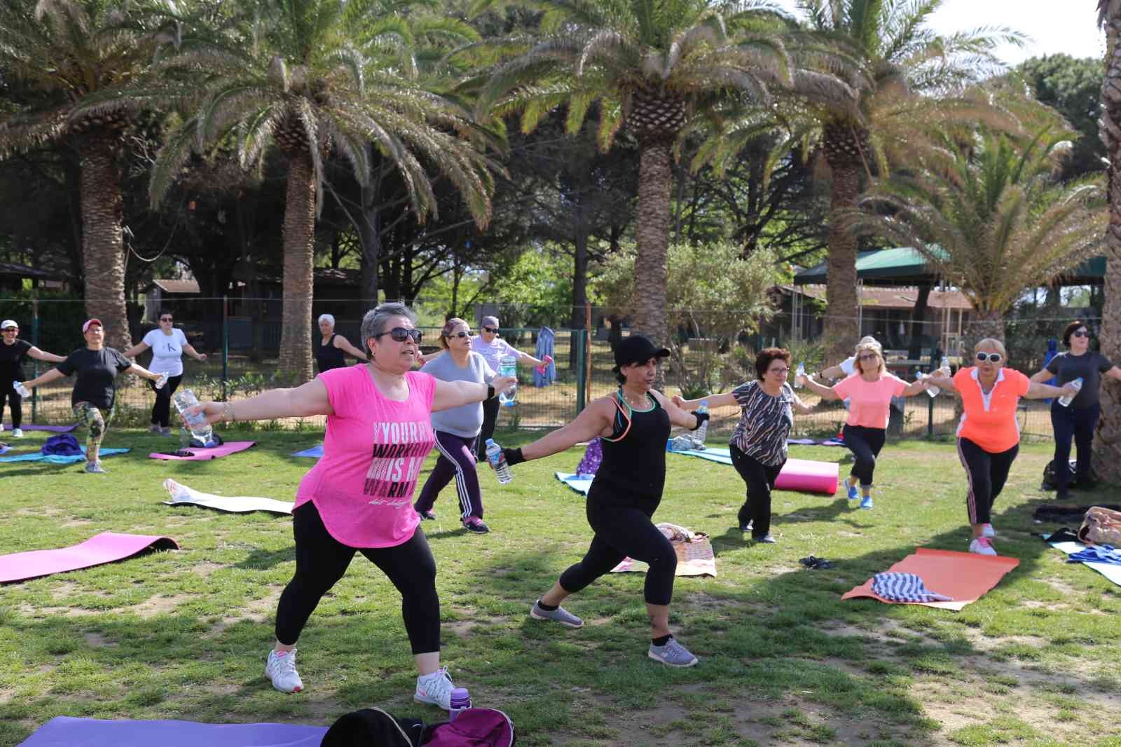 Balıkesir’in Edremit Belediyesi eğitimin ve sporun yanında yer almaya devam ediyor. Edremit Belediyesi tarafından Altınkum, Akçay ve Güre ...