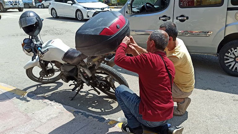Keşan’da huzur ve güven uygulaması yapıldı Edirne’nin Keşan ilçesinde gerçekleştirilen huzur ve güven uygulamasında 888 kişinin GBT sorgusu yapıldı. Aranması olan 7 kişinin yakalandığı ...