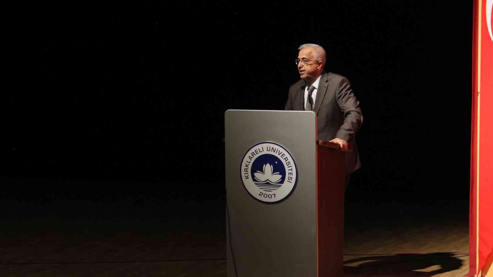 Kırklareli’nde "Endonezya Günü" etkinliği Kırklareli’nde Bahar Şenlikleri çerçevesinde uluslararası öğrenciler tarafından Endonezya Günü etkinliği düzenlendi. Etkinlik, İstiklal Marşı ile ...