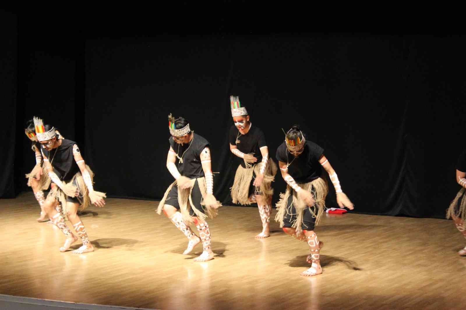 Kırklareli’nde "Endonezya Günü" etkinliği Kırklareli’nde Bahar Şenlikleri çerçevesinde uluslararası öğrenciler tarafından Endonezya Günü etkinliği düzenlendi. Etkinlik, İstiklal Marşı ile ...