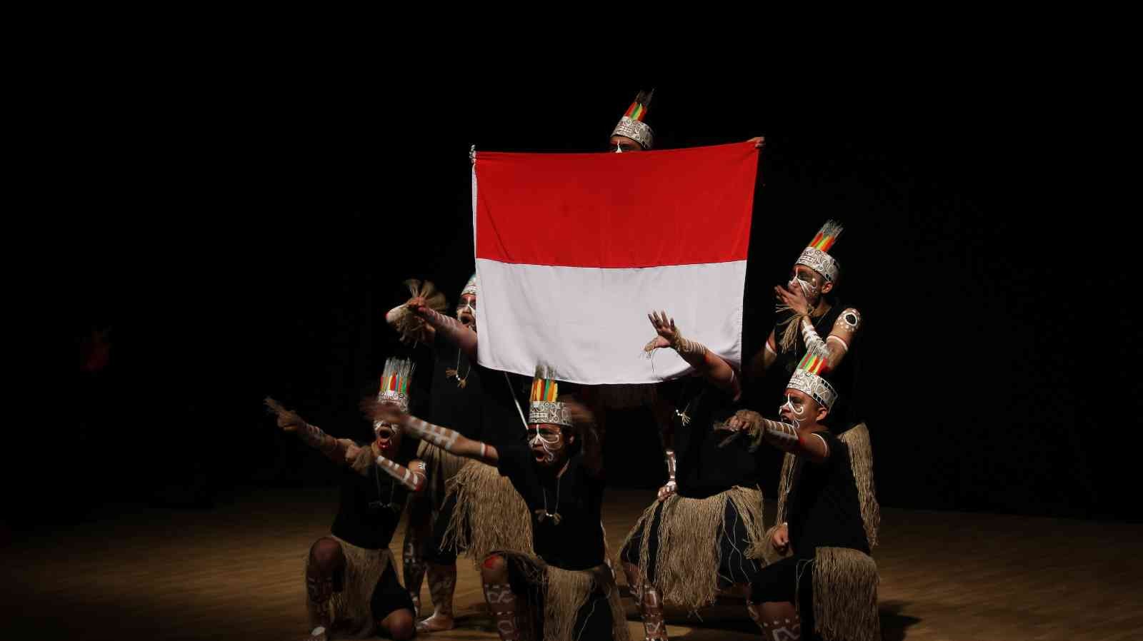 Kırklareli’nde "Endonezya Günü" etkinliği Kırklareli’nde Bahar Şenlikleri çerçevesinde uluslararası öğrenciler tarafından Endonezya Günü etkinliği düzenlendi. Etkinlik, İstiklal Marşı ile ...