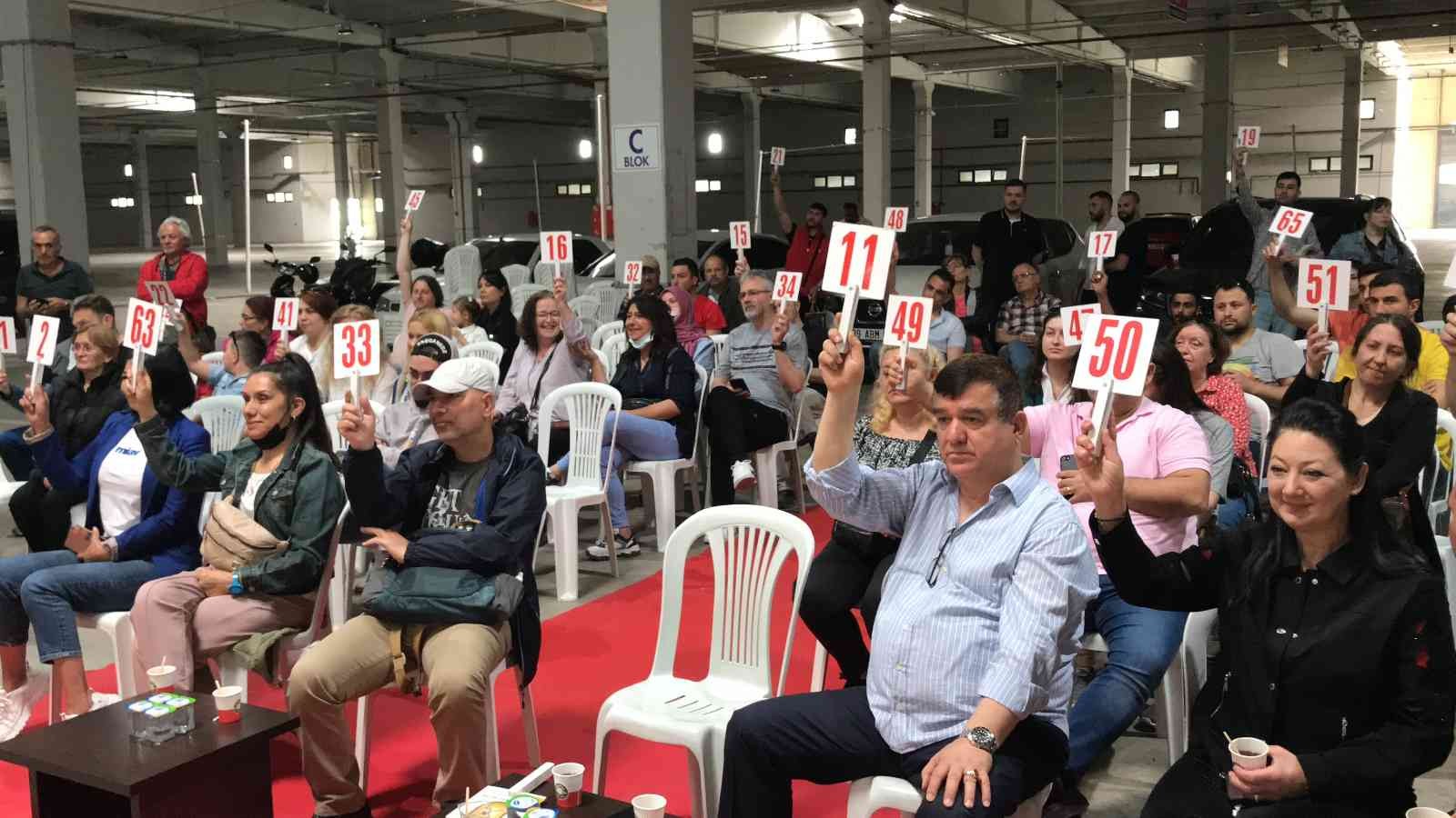Kırklareli’nde ilk kez müzayede düzenlendi Kırklareli’nde Bodrum Müzayede tarafından müzayede düzenlendi. Bodrum Müzayede ve Kırklareli Belediyesi organizasyonuyla, Kırklareli tarihinde ...