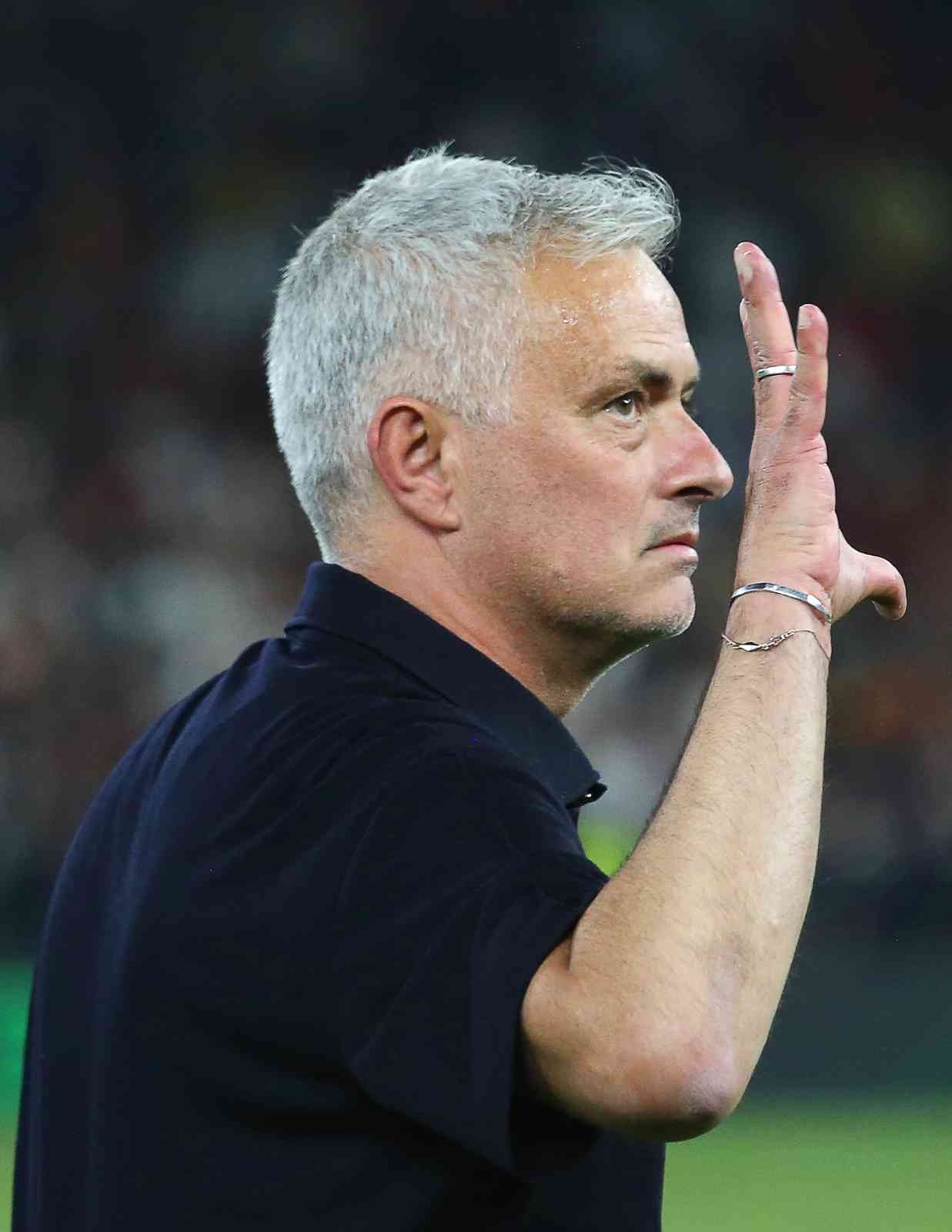 Konferans Ligi’nin ilk şampiyonu Roma UEFA’nın bu sezon ilk kez düzenlediği Avrupa Konferans Ligi’nde şampiyon İtalyan ekibi Roma oldu. UEFA Avrupa Konferans Ligi Finali’nde Roma ile ...