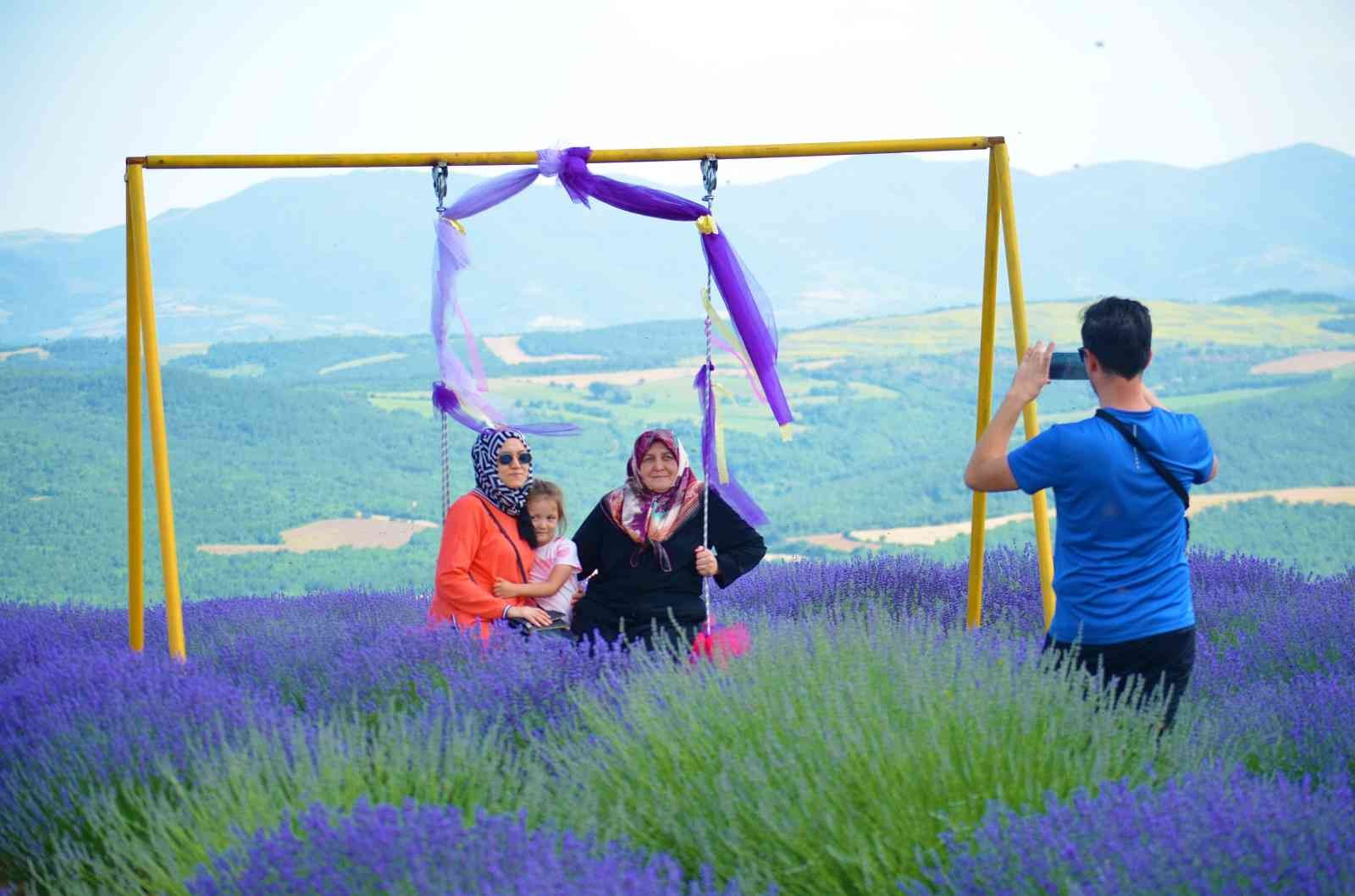 Kültür ve Turizm Müdürü, ‘Yanı başımızda koca bir dev var’ diyerek duyurdu Tekirdağ Kültür ve Turizm İl Müdürü Ahmet Hacıoğlu, ‘Yanı başımızda koca bir dev var’ diye İstanbul’u işaret ederek, bu yıl Tekirdağ’daki lavanta ...