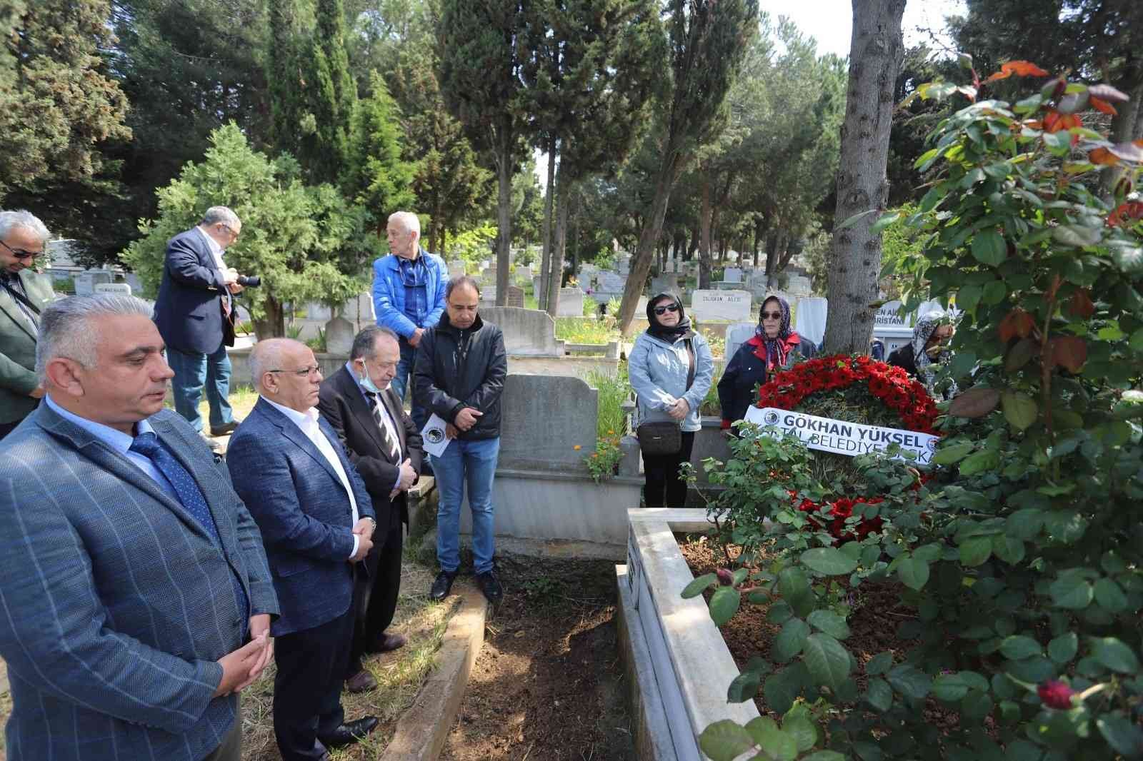 Kartal Belediyesi Basın Yayın ve Halkla İlişkiler eski müdürü Hüseyin Kabacıoğlu, vefatının 11. yıl dönümünde Maltepe Gülsuyu Mezarlığı’ndaki ...