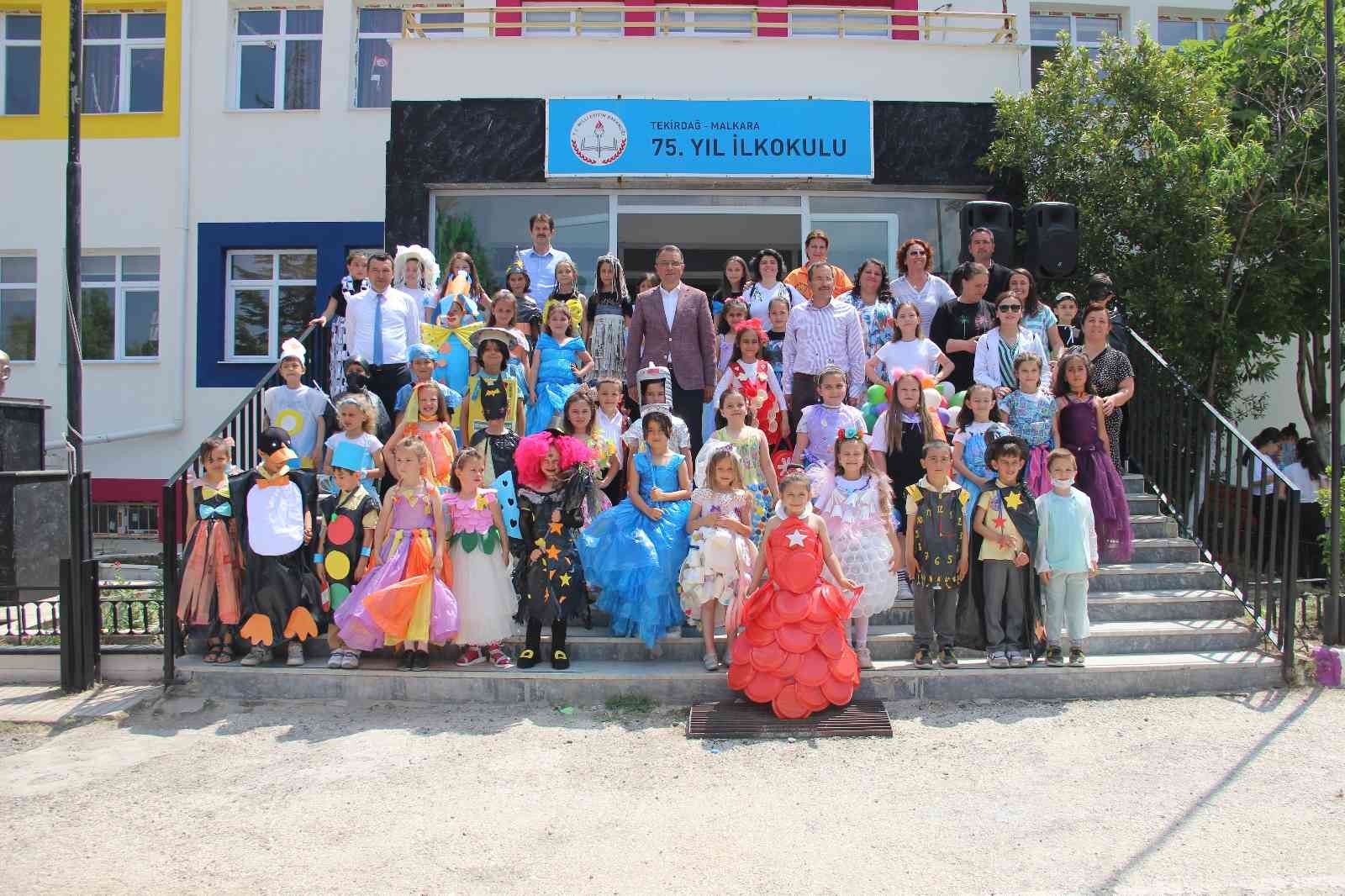 Tekirdağ’ın Malkara ilçesinde Malkara 75. Yıl İlkokulu ve Merkez Ortaokulu öğrencileri, çevreyi koruma ve geri dönüşüm bilinci oluşturmak ...