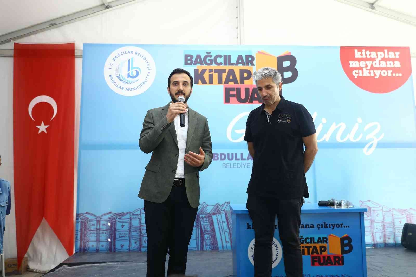 Nedim Şener, FETÖ’yle mücadeleyi anlattı Gazeteci yazar Nedim Şener, katıldığı Bağcılar Kitap Fuarı’nda FETÖ’yle mücadele üzerine yaptığı söyleşide katılımcılara hitap etti. 15 Temmuz ...