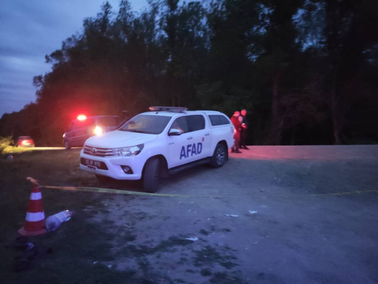 Edirne’de kontrolden çıkan bir otomobilin Tunca Nehri’ne uçtuğu kazada 2’si ağır 3 kişi yaralandı. Alınan bilgiye göre, kontrolden çıkan bir ...