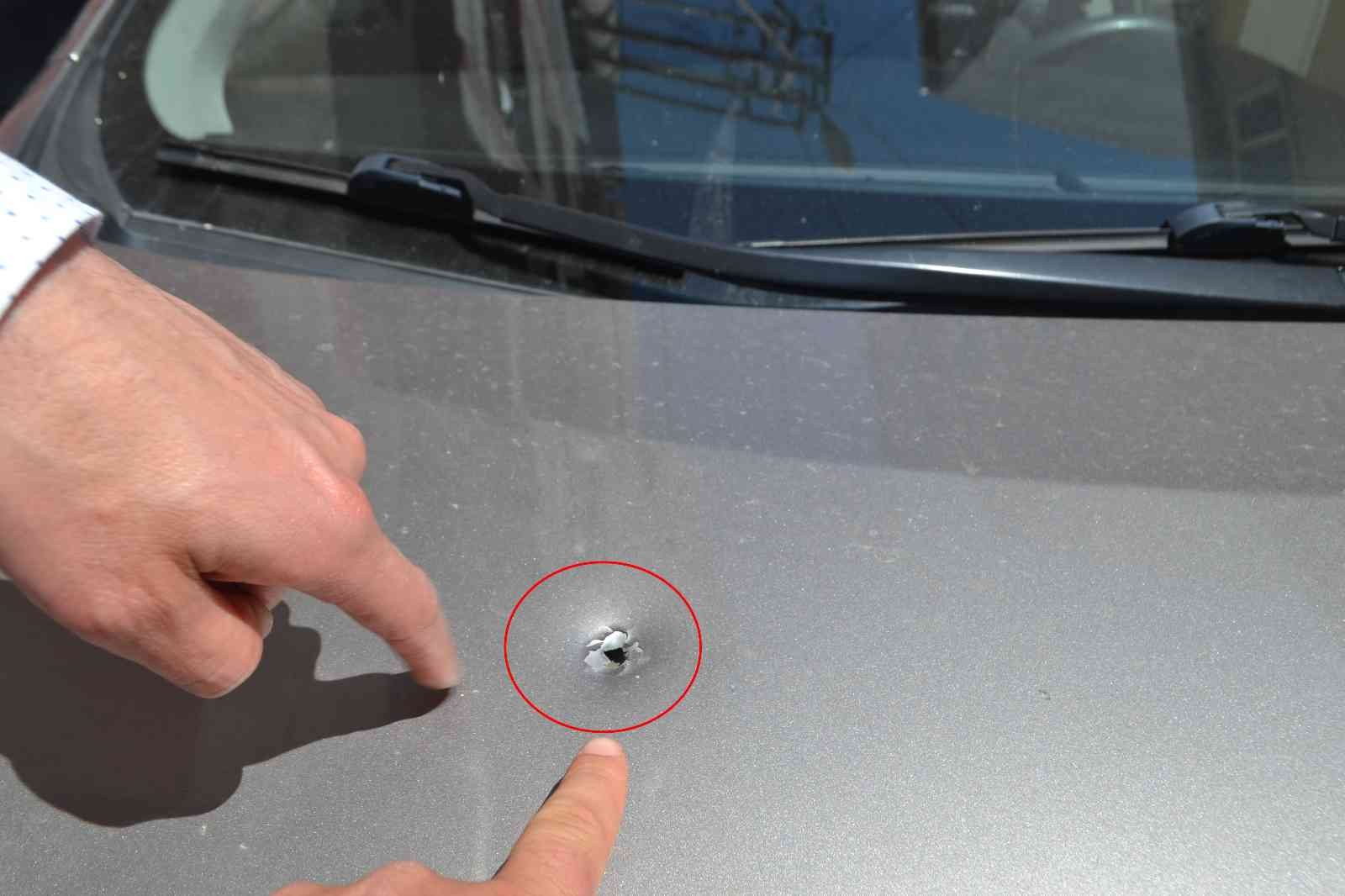 Otomobiline yorgun mermi isabet eden kadından magandalara tepki: "Rastgele havaya ateş açanlara sinir oluyorum" Tekirdağ’da yorgun merminin isabet ettiği otomobilin kaportası delindi. Olay, Çorlu Reşadiye Mahallesi Atatürk 2. Sokak’ta meydana geldi. İddiaya ...