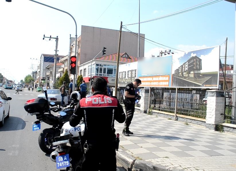 Tekirdağ Çorlu’da polisin ‘dur’ ihtarına uymayan sürücü, 5 kilometre süren kovalamaca sonrası Motosikletli Yunus Polisi tarafından Ergene ...