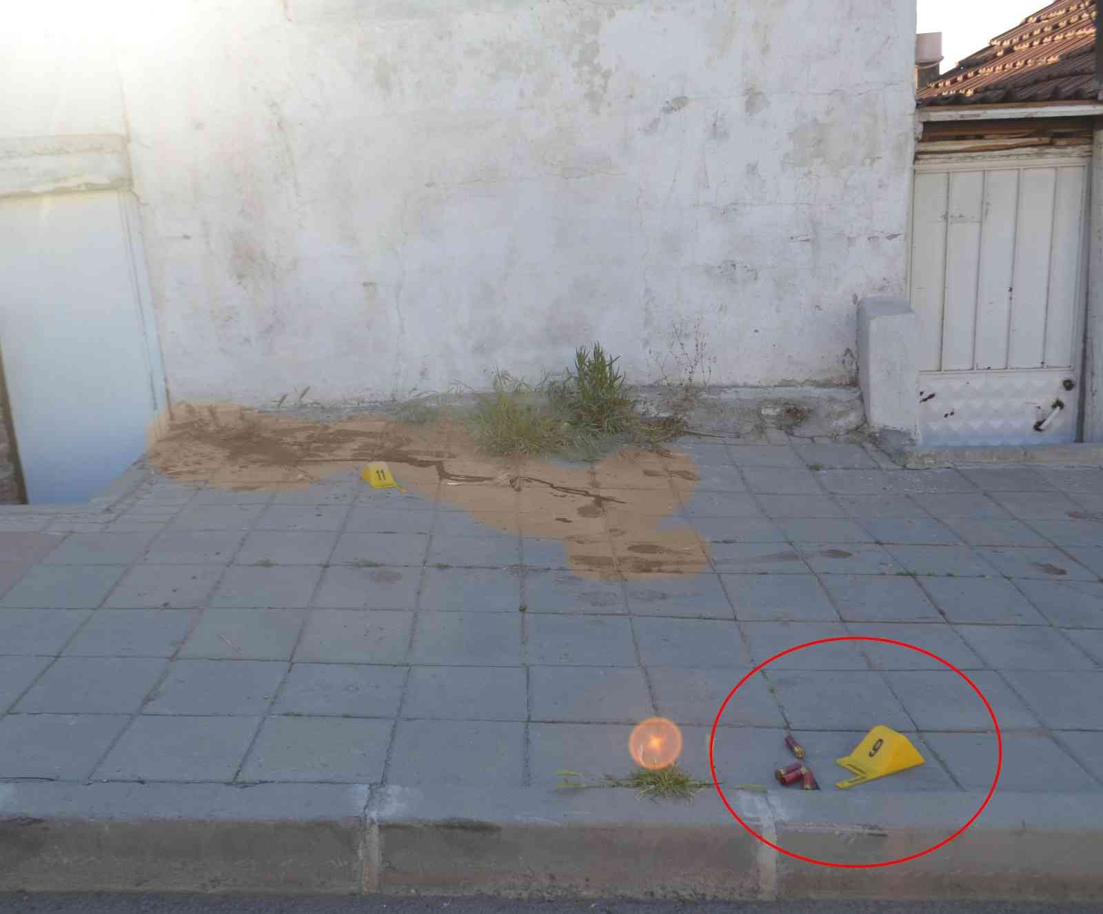 Pompalı tüfekle kurşun yağdırdı: 1 ağır yaralı Tekirdağ Çorlu’da husumetlisi olduğu kişi tarafından sokak üzerinde pompalı tüfekle saldırıya uğrayan genç ağır yaralandı. Olay, Çerkezköy yoluna ...