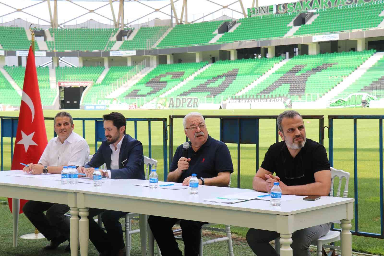 Spor Toto 1. Lig’e yükselen Sakaryaspor’da, 44. Olağan Genel Kurul’da tek aday olan Cumhur Genç, yeniden başkanlığa seçildi. Takım için ...